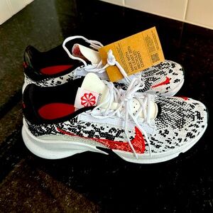 NWT Nike Women’s Sneakers